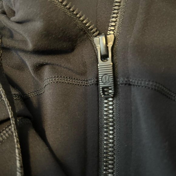 Lululemon hooded define jacket - Picture 3 of 6